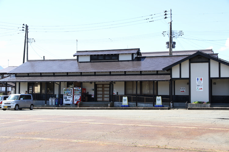 塩沢つむぎ記念館