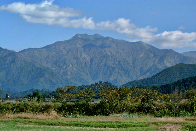 巻機山